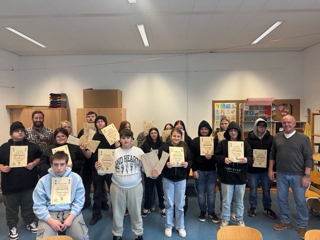 Bilder vom Workshop und Zertifikat über die Teilnahme